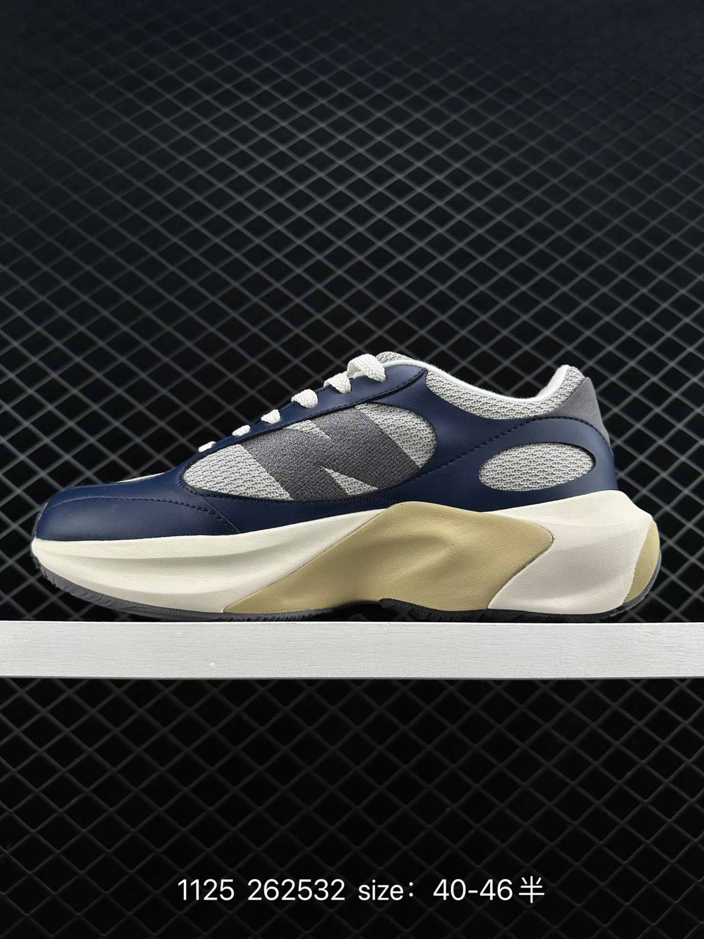 AURALEE x New Balance Warped Runner